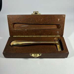 Crabtree & Evelyn London VTG Razor with Blade‎ in Wooden Box Gold Tone Metal